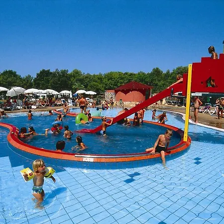 Albatross Mobile Homes On Valamar Lanterna 홀리데이파크 4*