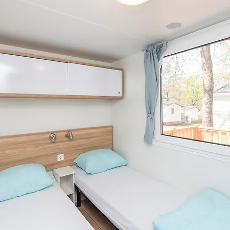 Albatross Mobile Homes On Valamar Lanterna Tatil parkı 4*