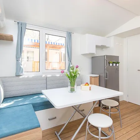 Albatross Mobile Homes On Valamar Lanterna 4*