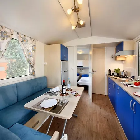 Albatross Mobile Homes On Valamar Lanterna 4*