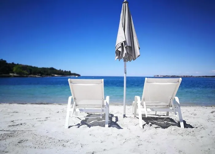 Albatross Mobile Homes On Valamar Lanterna 4*